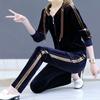 Conjunto de Veludo Dourado para Mãe Feminino Primavera e Outono Novo Tamanho Grande Cardigan com Capuz Solto Blusa de Moletom Calça Casual Conjunto de Duas Peças