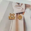 Broche Metálico Hueco Simple de Líneas Geométricas Pin Adorno de Alta Gama para Abrigo Traje Chaqueta Camisa