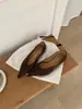 Primer Encuentro con los Zapatos de Tacón Bajo Marrones de Estilo Francés para Mujer, Nuevo Modelo Primavera/Verano 2025, Tacón Grueso, Punta Elegante, Adecuados para el Trabajo y para la Noche