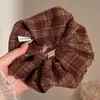 Estilo perezoso 2026 nuevo coletero de oso con pompón y diseño floral, accesorio para el cabello retro y de alta gama para mujeres