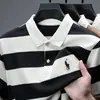 Nueva Camisa Polo de Manga Corta para Hombre de Verano, Camiseta de Media Manga Rayada a la Moda y Tendencia con Cuello de Solapa Bordado para Hombres Jóvenes y de Mediana Edad