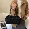 Bolso de Mano Retro de Moda para Mujer 2026 Otoño/Invierno Nuevo Pequeño de Nicho Versátil Gran Capacidad para Viajes Diarios Bolso de Hombro Único