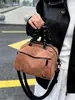 Bolso Cuadrado Pequeño de Terciopelo de Ciervo Ligero para Mujer 2025 Nuevo Bolso Cruzado Versátil Ligero Bolso Almohada Bolso de Hombro de Mano Moderno