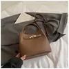 Bolso de Mano Simple de Invierno para Mujer 2025 Nueva Moda de Invierno Bolso Cubo de Alta Gama Bolso Cruzado Versátil para el Trabajo