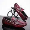 Loafers Masculinos de Couro Estilo Retrô Primavera/Verão 2025 Sapatos de Dirigir Slip-On Tendência Mocassins Estilo Coreano Tamanho Grande