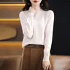 Suéter de tricô 100% lã com gola redonda, padrão losango vazado, corte solto, mangas compridas, adequado como camada base para roupas femininas