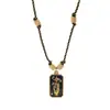 Collar con Colgante de Tarjeta de Tarot Cuadrada Geométrica Retro Europeo y Americano con Relieve Tridimensional, Lujo Ligero, Versátil, Acero de Titanio No Descolorante