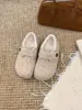 Zapatos peludos que aumentan la altura interior, Zapatos Birkenstock con forro de felpa para mujer, Nuevo estilo de invierno 2025, Zapatos retro con suela gruesa que aumentan la altura para mujeres bajitas, Felpa y cálidos