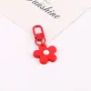 Ins Llavero Colgante Flor Pequeña Colorida para Niña Colgante DIY Hecho a Mano para Bolso Carcasa de Auriculares Material Decorativo Pequeños Accesorios