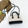 Bolsa de Mão Coreana Elegante e Simples Moda Coreana Bolsa de Ombro Transversal Feminina Primavera e Verão 2024 Bolsa Nicho de Concha