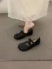 Sapatos Mary Jane vermelhos com salto oculto, sapatos femininos de salto baixo, coleção primavera/outono 2025, perfeitos com vestidos, sapatos estilo balé