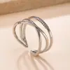 Anillo Popular de Acero Inoxidable Resistente al Desgaste Simple Moderno Diseño de Línea de Presión de Aceite Corona de Anillo Anillo para Dedo Fabricante
