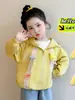 Casaco Feminino para Primavera e Outono 2026 Nova Jaqueta Casual da Moda para Bebês Meninas, Cardigan Top Infantil de Primavera com Desenho