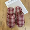Novas Pantufas de Algodão Baotou Outono e Inverno Casal Casa Interior Femininas Silenciosas Antiderrapantes Tecido Base de Pano Pantufas de Chão Masculinas