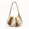 Bolso cruzado nuevo de felpa con forma de luna, de un solo hombro, para mujer, otoño e invierno, imitación de piel, bolso tote plisado, bolso de mano versátil para ir al trabajo, bolso grande