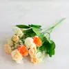 Atacado do Fabricante Flores Artificiais 15 Grama Selvagem Botões de Rosa Flores Artificiais de Seda Decoração de Exibição para Sala de Estar Plantas Aquáticas Europeias
