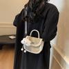 Bolso retro coreano para mujer, novedad de invierno 2025, sencillo, pequeño, cuadrado, moderno, versátil, bandolera de un solo hombro.