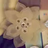 Grande Promoção 4cm Acrílico Flor Grande Acessórios Pétalas Artesanal DIY Estilo Antigo Acessórios de Cabelo Adorno de Cabeça Materiais de Decoração para Sapatos e Roupas