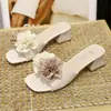 Sandalias deslumbrantes de estilo de hadas con tacón de bloque ligero para mujer, para uso exterior en verano, nuevas sandalias tipo chancla de tacón medio de moda 2026