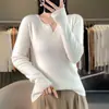 Suéter feminino gola V slim fit, novo top de malha liso para usar por baixo, suéter de puxar, estilo de manga longa para outono e inverno