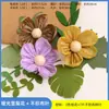 Decoración ambiental con flores y hojas de papel de seda en esquema de color Morandi para paredes de áreas temáticas en jardines de infancia y escuelas primarias