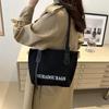 2024 Nuevo Bolso de Axila de Moda Otoñal Hermoso y de Estilo Occidental de Gran Capacidad para Mujer, Casual, para Ir al Trabajo, Tipo Cubo