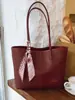 Bolso Tote de Moda Transfronterizo para Mujer 2026 Nuevo Estilo Bolso de Hombro de Gama Alta Elegante Simple y Elegante Bolso de Axila
