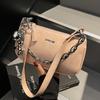Design Estilo Coreano Senso de Design Cor Contrastante Bolsa Pequena Feminina Nova Moda Simples Bolsa de Ombro Transversal Bolsa de Axila Bolsa de Mão com Corrente
