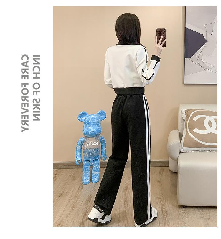 跨境淘货源分销2023秋冬季新款街头潮流减龄小个子爆款欧货网红款运动套装休闲运动气质休闲时尚流行新款秋装秋装女装时尚套装套装女装秋季套装女套装女女士运动服女装两件套套装卫衣套装休闲套装秋季套装女装时尚套装盐系休闲套装女装2023百搭设计感小众洋气欧货阿里国际站跨境采购Cross-border, shopping source, foreign trade, export, distribution 2023 fall, winter, new, street trend, explosive, European goods, network red, sportswear, leisure sports, temperament leisure, fashion popular, new autumn wear, autumn women's wear, fashion suit, women's wear, women's wear, women's wear, women's sportswear, women's two-piece, hoodie suit, casual suit, autumn suit, women's wear, Fashion suit salt department, casual suit women's dress, Ali International Station, cross-border procurement