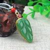Colgante de Jade Verde Dorado Incrustado Regalo Pequeño para Sala de Transmisión en Vivo Incrustado Imitación de Jade Colgante Pequeño Sin Importar Marca Hojas de Trébol de Cuatro Hojas