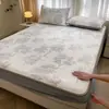 Conjunto de 3 Peças de Matelassê Jacquard de Seda de Gelo com Contas para Resfriamento de Verão com Lençol com Elástico, Lençol com Sensação Fresca, Tapete Macio Lavável com Ar Condicionado para o Verão