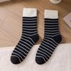 Meias Vermelhas de Liquidação para Mulheres, Meias de Terry Grossas e com Forro de Fleece, Meias de Cano Médio da Moda para Outono e Inverno, Meias Quentes Listradas, Versáteis