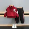 0977 Conjunto de Sudadera con Capucha y Pantalones de Moda para Niños Primavera y Otoño 2026 Nuevo Estilo Niños Bloque de Color Ropa de Otoño Bebé Deportivo Conjunto de Dos Piezas Otoño