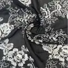 Tecido bordado popular para vestidos femininos de alta qualidade, cheongsams, vestidos e camisas, respirável e amigável à pele, um produto principal para primavera e verão