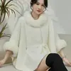Capa abrigo otoño e invierno 2026 nuevo estilo popular elegante color liso estilo coreano prenda exterior de alta gama con cuello de piel corte holgado