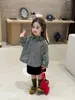 MaiyoYo|Nuevo producto para niños: Camisa vintage para niñas con cuello grande de volantes suave y cuello de muñeca a cuadros pequeños
