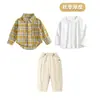 Conjunto de Outono de Três Peças para Meninos Camisa para Bebê Estilo Novo 2026 Top Casual para Bebê Jaqueta Infantil Roupas Atacado
