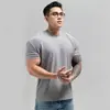 Camiseta Masculina de Verão Nova Esportiva Casual Corrida Exercício Fitness Grande Elástica Listrada Secagem Rápida Gola V Solta Manga Curta