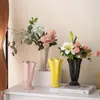 Vaso de cerâmica cor creme para sala de estar, hall de entrada, decoração de mesa, pequeno vaso estilo ins para arranjo de flores, recipiente hidropônico para flores