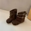 Botines de mujer de nuevo estilo occidental para otoño con aumento de altura interior, con una paleta de colores de moda y un diseño de caña alta.