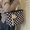 Bolso grande de moda de lunares transfronterizo para mujer, nuevo bolso tote casual de gran capacidad, versátil para ir al trabajo, moderno bolso de hombro y para el antebrazo
