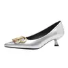 Nueva Colección Primavera y Otoño 2026: Zapatos de tacón alto de punta fina estilo francés, diseño de nicho, corte bajo con adornos de letras, elegantes y versátiles para el trabajo