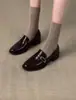 Mocasines de cuero ultra suaves estilo británico para mujer, diseño sin cordones con hebilla metálica, adecuados para ir al trabajo, nueva colección 2026, zapatos de tacón medio para mujer