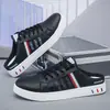 Pantuflas Zapatos de Hombre Verano Hombre talla grande Zapatos Blancos Slip-on Casuales Zapatillas de Lona Perezosas de Un Paso Sin Tacón Zapatos de Hombre