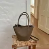 Bolso tejido de patrón único para mujer, nuevo bolso de mano de alta gama vintage otoño 2026, bolso de hombro y bandolera tipo cubo
