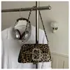 Elegante bolso de mano retro, nueva colección primavera 2025, bolso pequeño cuadrado, bolso de hombro chic estilo coreano, bolso cruzado versátil y elegante