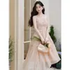 Vestido de tirantes de malla floral tridimensional entallado a la cintura para mujer Primavera/Verano 2026 Elegante vestido largo irregular estilo francés