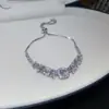 Pedras preciosas coloridas incrustadas! Pulseira de flor quadrada e redonda de zircônia, pulseira de estilo court vintage, joia de design único para mulheres
