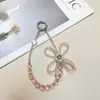 Corrente para Celular de Alta Qualidade com Trevo de Quatro Folhas e Chaveiro de Cristal Cravejado com Diamantes, Estilo Pulseira de Pulso Atacado