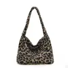 Bolso Tote de Peluche con Estampado de Leopardo Nuevo Vintage Otoño 2026 para Mujer, Estilo Coreano Casual de Gran Capacidad para el Trabajo, Bolso de Hombro